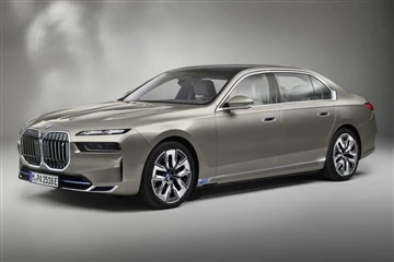 سيارة BMW I7