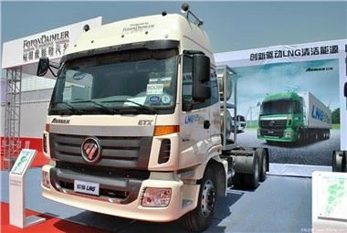 جرار AUMAN 6 × 4 ETX مستعمل