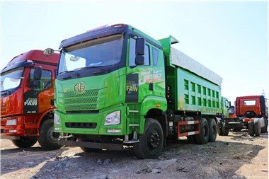 تستخدم FAW 6 × 4 JH6 شاحنة قلابة