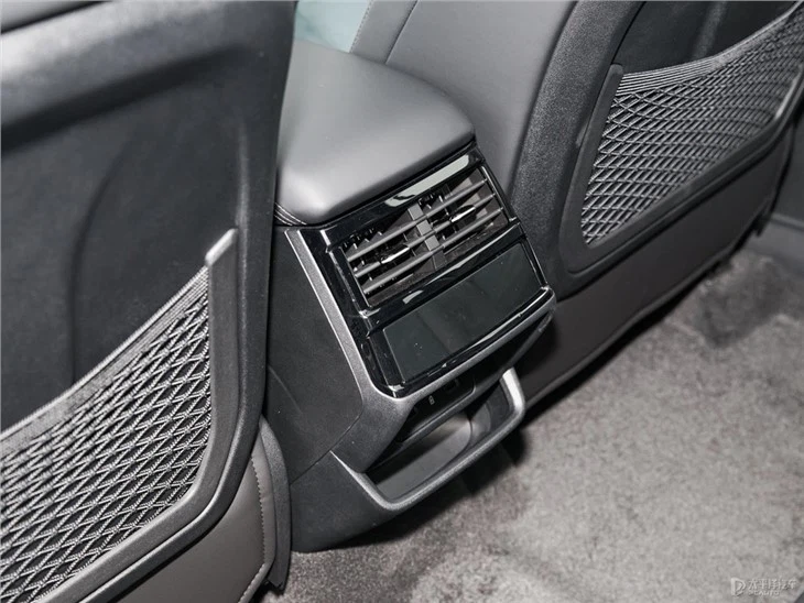 GEELY XingYue 2.0T 4WD SUV