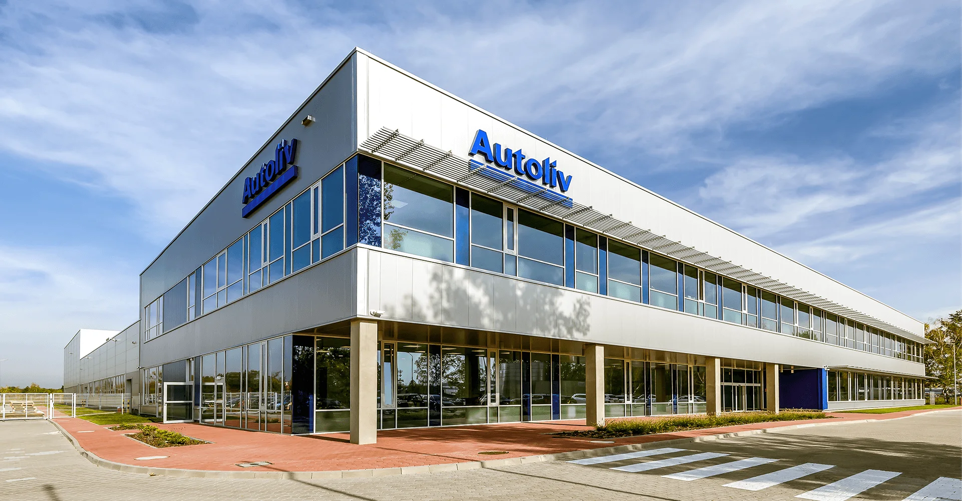 Autoliv تعتزم تسريح 320 موظفًا في فرنسا