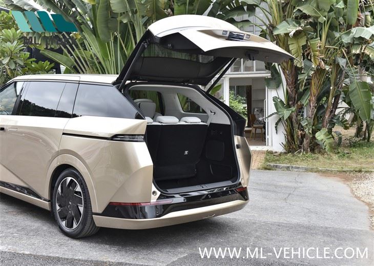Xpeng X9 MPV EV